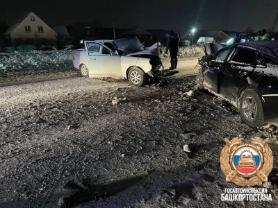 Водитель отечественного автомобиля разбился на трассе в Башкирии