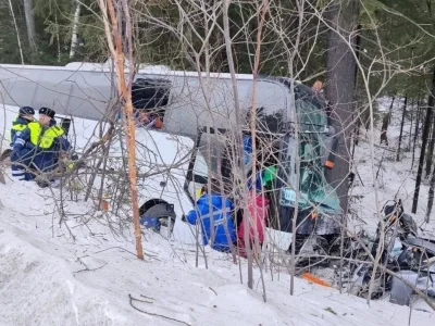 Возвращались из Уфы: автобус с юными хоккеистами попал в смертельное ДТП