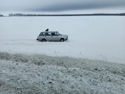 Съехал в кювет: на трассе М-7 в Башкирии водителю стала плохо