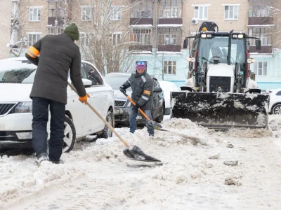 В Уфе больше 30 тысяч человек вышли убирать снег