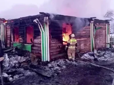 В Башкирии люди спасались из пожара через окно (видео)