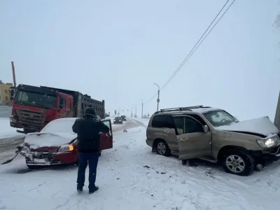 Двухлетняя девочка пострадала при столкновении двух автомобилей в Уфе