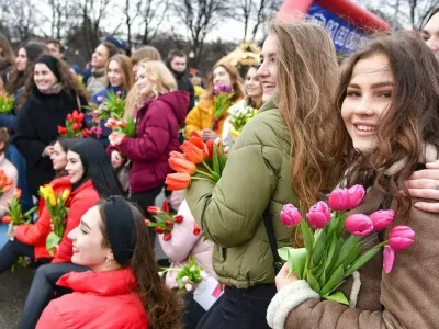 Предстоящая рабочая неделя будет короткой из-за празднования Международного женского дня