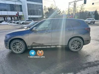 В Уфе водитель BMW сбил 20-летнюю девушку на светофоре