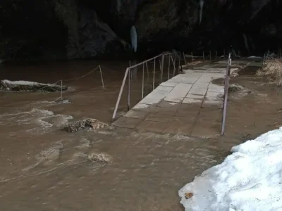 В Башкирии под водой оказалась популярная пещера