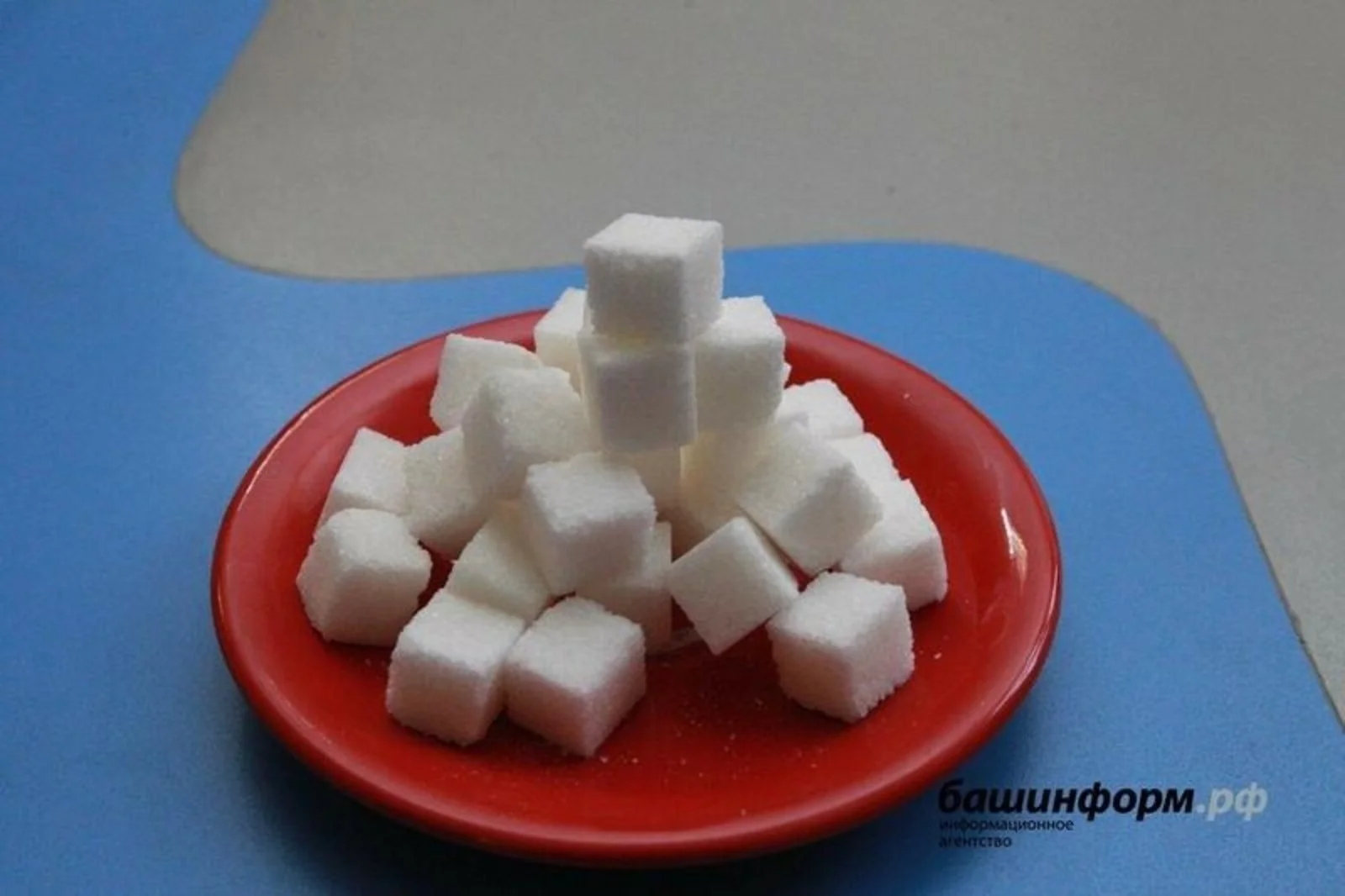В России на всё лето запретили экспорт сахара