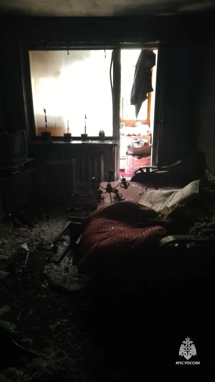 Лежал на диване: в Уфе при пожаре в квартире погиб мужчина