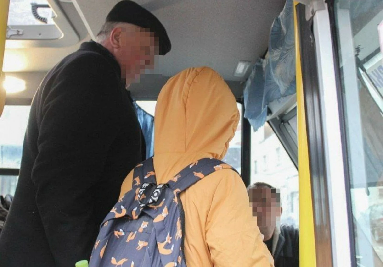 Глава Башкирии поручил разобраться с водителем автобуса, который высадил ребенка