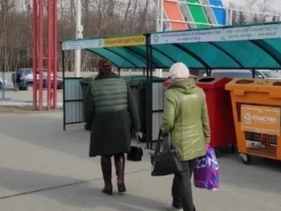В Уфе женщину придавило навесом от мусорных контейнеров