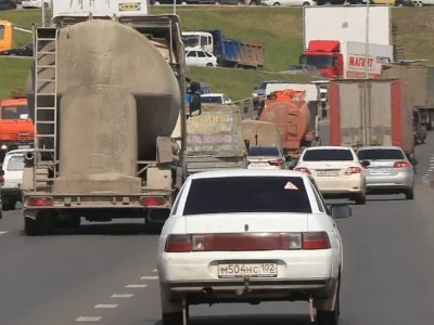 Под Уфой восстановили движение на парализованной аварией трассе