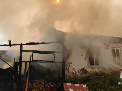 В Башкирии в страшном пожаре сильные ожоги получили мужчина и женщина