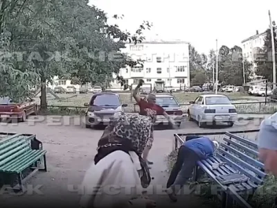 В Башкирии ищут дебошира, избившего пенсионеров у подъезда