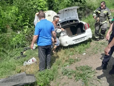 На трассе в Башкирии перевернулась легковушка, есть пострадавшие