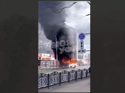В Башкирии в Стерлитамаке сгорел пассажирский автобус